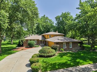 385 E 162nd St, Harvey, IL 60426