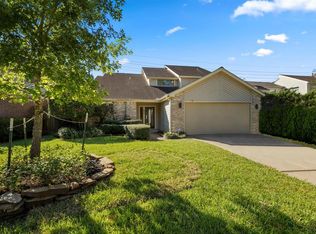 922 Enclave Pkwy, Houston, TX 77077