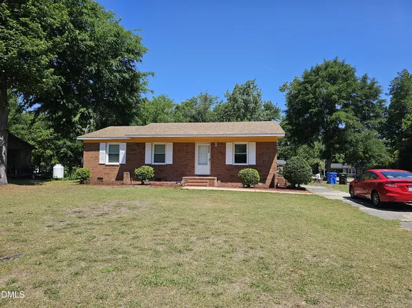 4918 Ellsworth Dr, Fayetteville, NC 28304