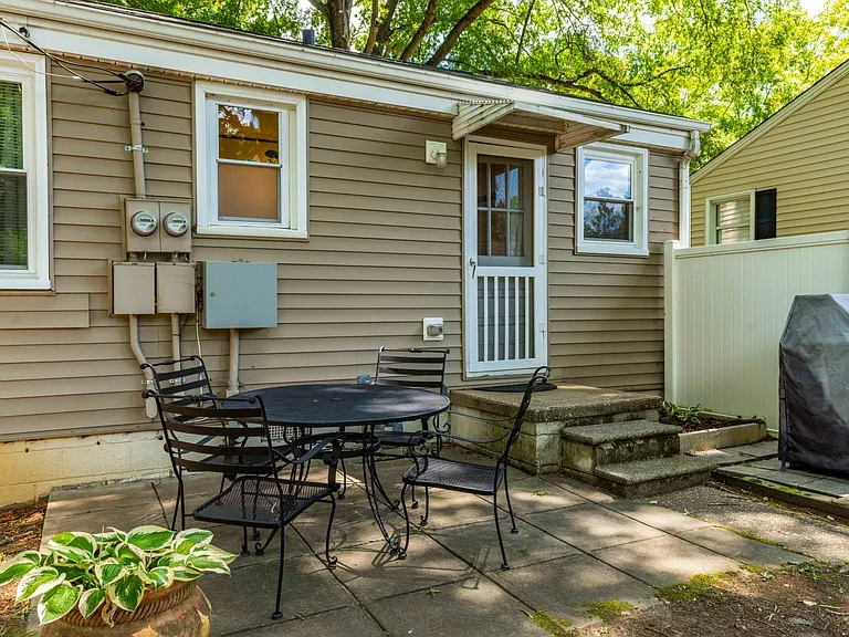 2616 McNeil St — Photo 15
