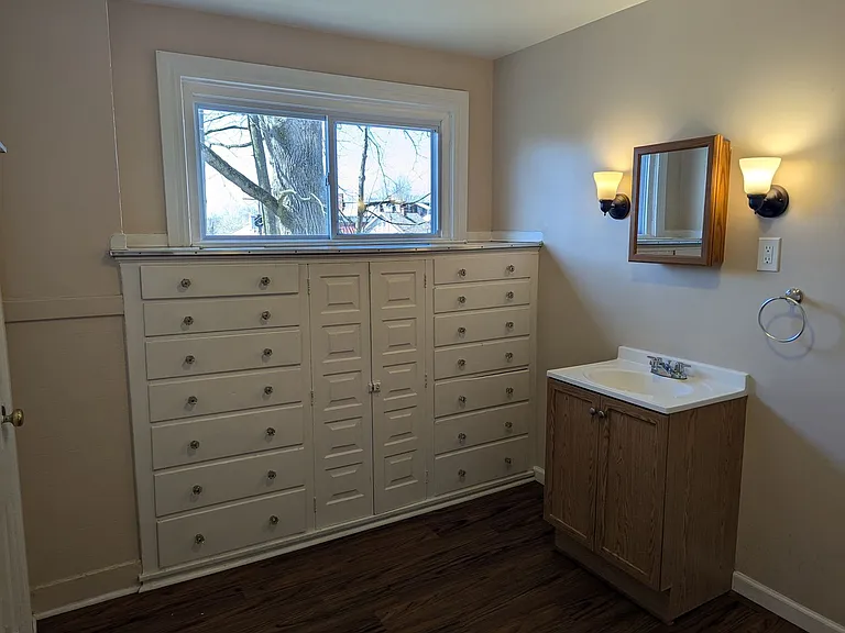 740 Park Ave — Photo 10