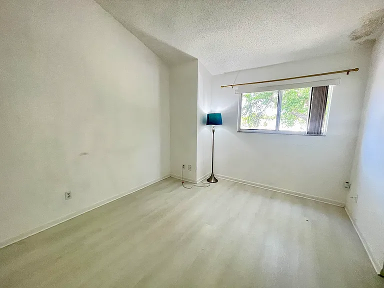 3445 NW 44th St #206 — Photo 12
