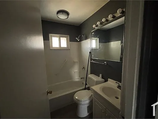 3 bed, $1,400 — Photo 4