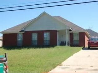 1778 Elvis Presley Dr, Tupelo, MS 38804