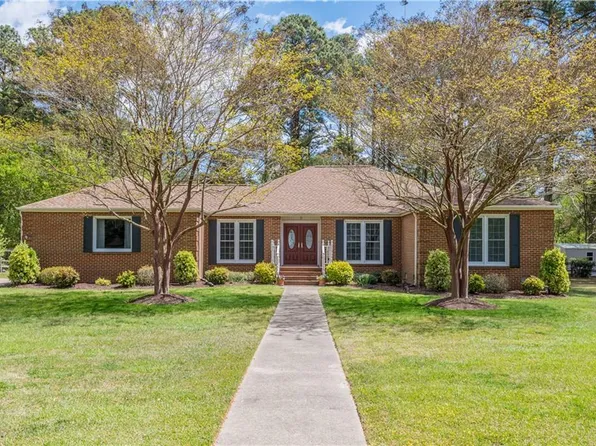 9 Rue Degrasse, Poquoson, VA 23662