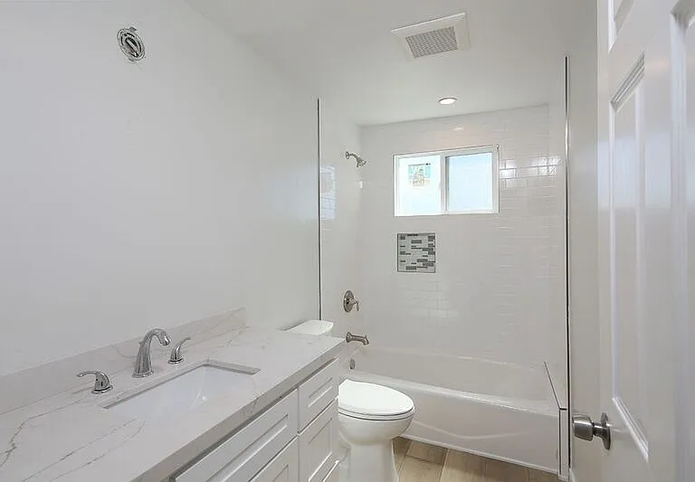 4360 Ocean View Blvd #A — Photo 18