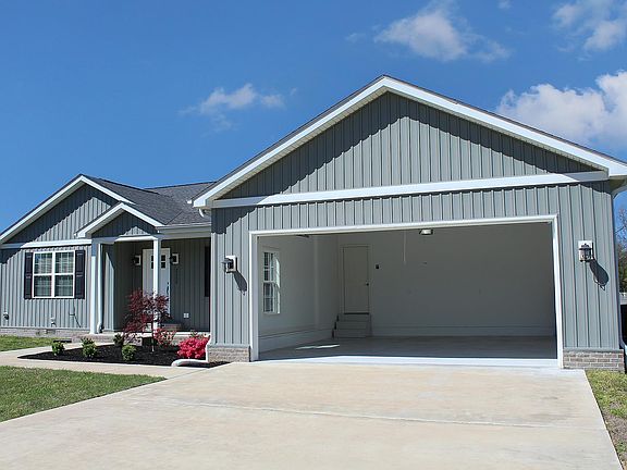 4th image of 2208 Traci Dr