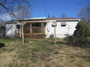 2312 Hillside Ln, Saint Joseph, MO 64503