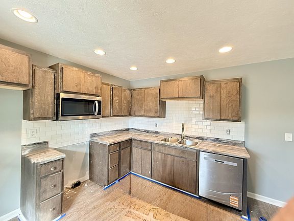 2nd image of 305 W Coffee St Lot 1
