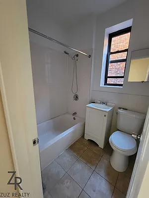 Rented by Zuz Realty | media 8