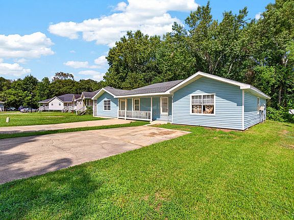 3rd image of 20017 Sunshine Dr #A