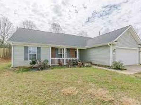 902 Satinwood Dr, Greensboro, NC 27410
