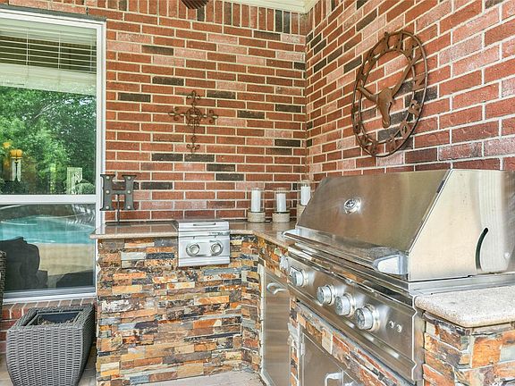 3rd image of 26507 Rosehearth Ct