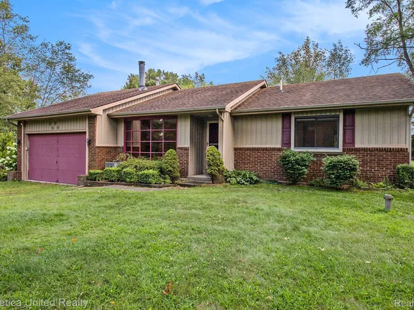 7575 Charles St, Brighton, MI 48116