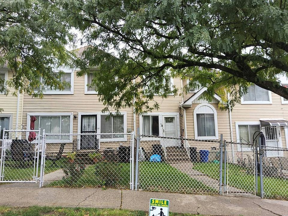 1st image of 141 Boyd St