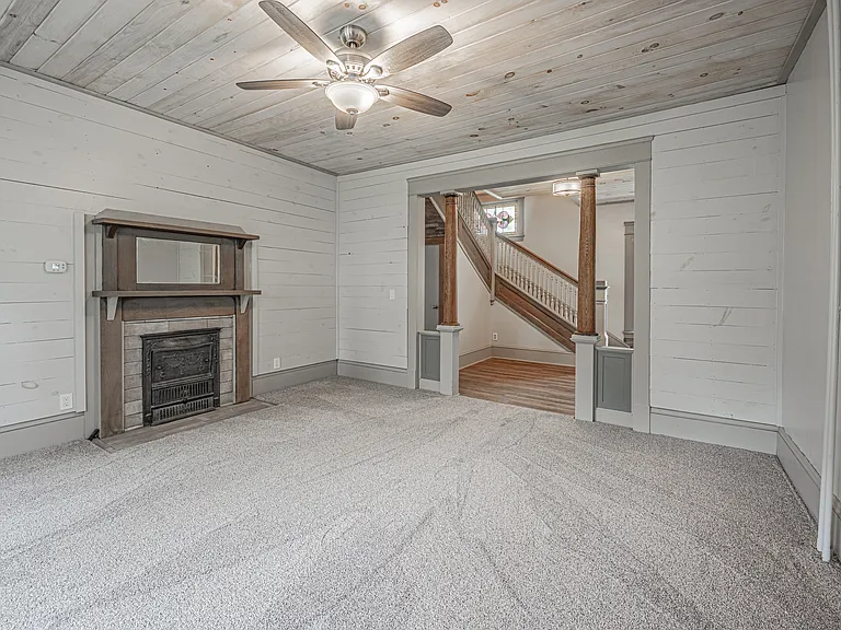 4252 Hartland Rd — Photo 17