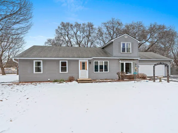1266 Glenview Dr, Neenah, WI 54956
