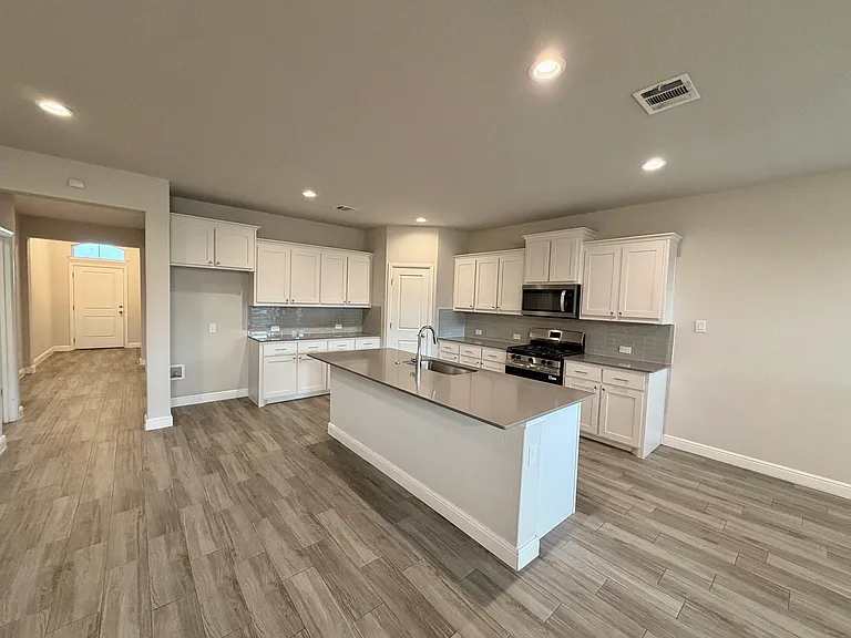 2340 Goodnight Ranch Dr — Photo 4