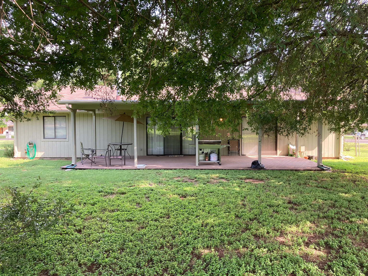 3 bed, 1596 sqft, $2,100 — Photo 3