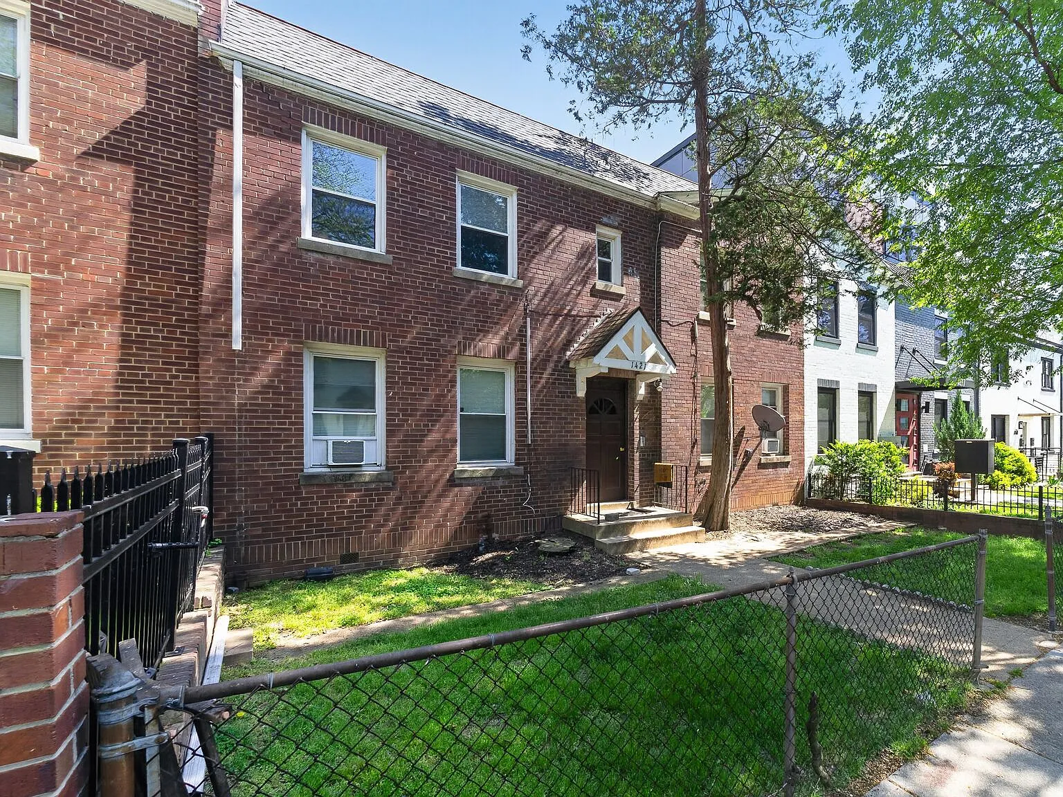 1 bed, $1,221 — Photo 1