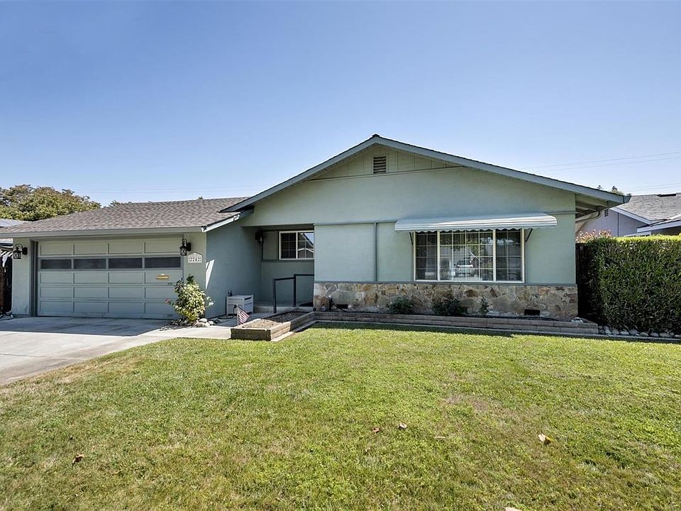 1st image of 2242 Maximilian Dr