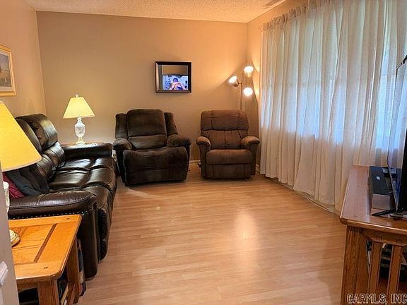 4th image of 24 Chinook Cir