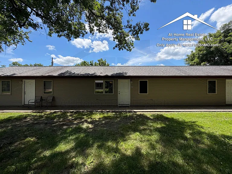 107 Spruce Dr — Photo 2