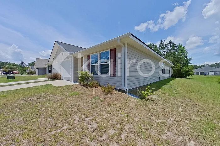 124 Cottage Grove Rd — Photo 2
