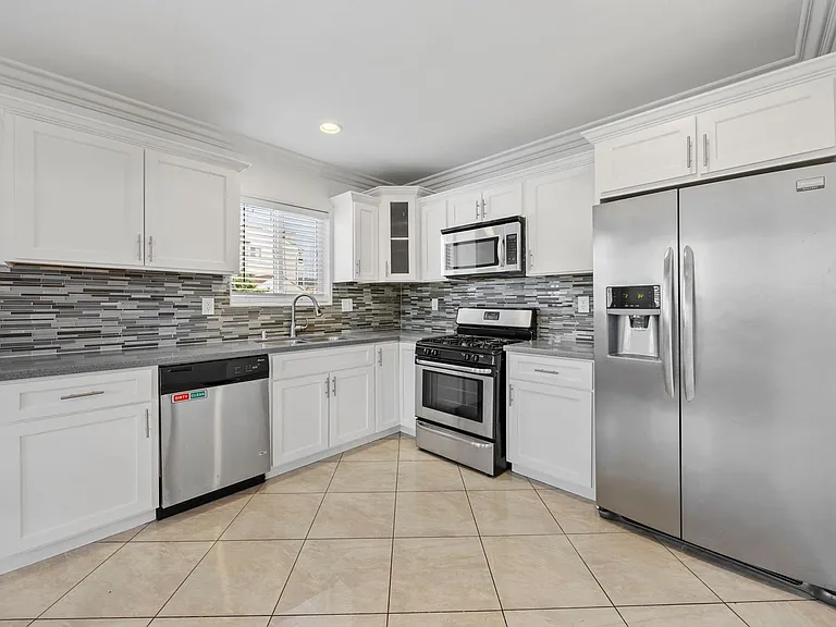 872 N Edgemont St #8721 — Photo 4