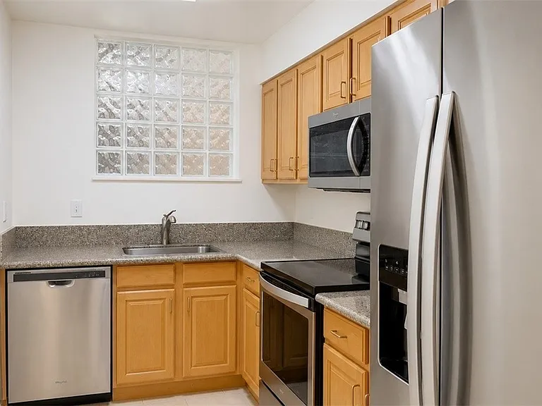 12515 McGregor Blvd #104 — Photo 9
