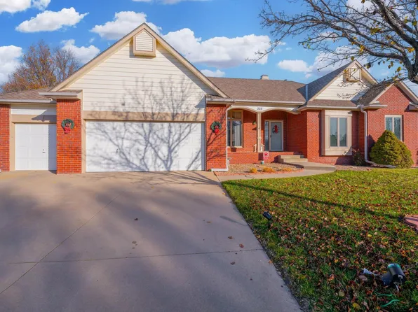 225 S Breezy Pointe Ct, Wichita, KS 67235