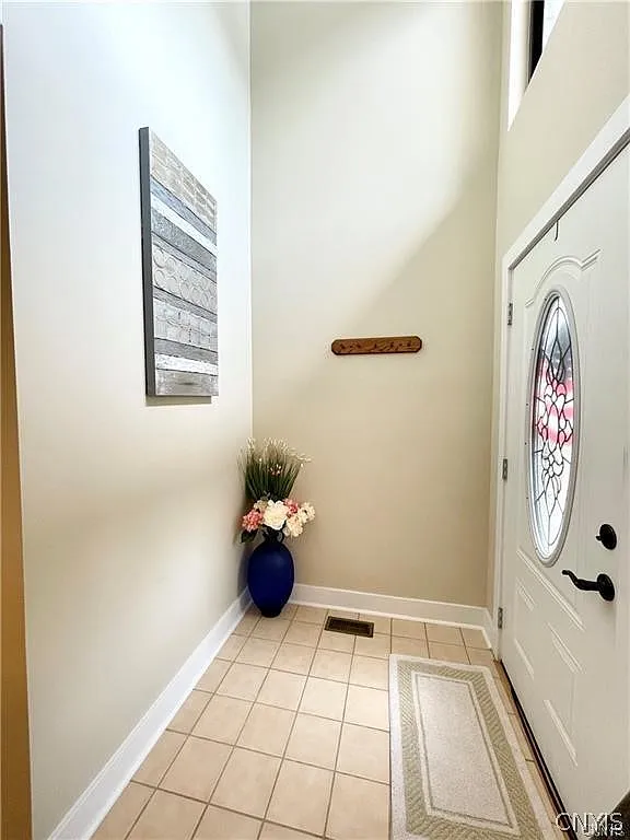 2 bed, 1.5 bath, 1196 sqft, $2,500 — Photo 3
