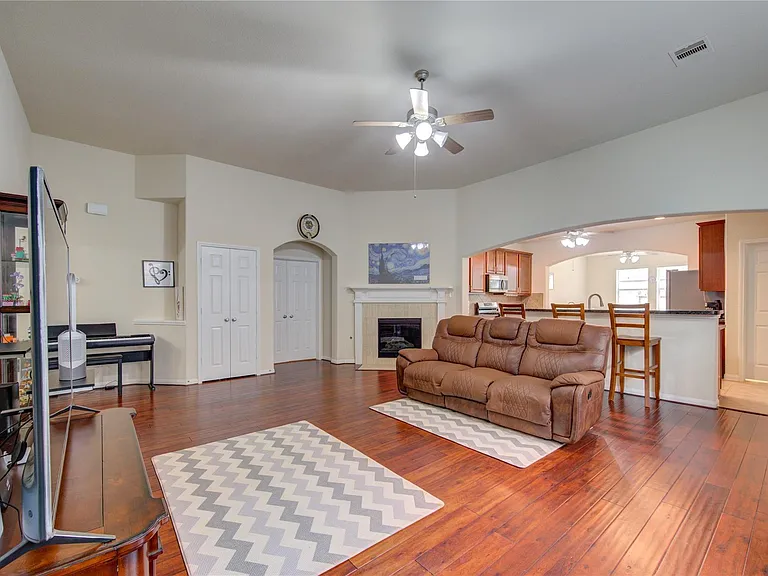 3306 Windsor Ranch Ln — Photo 6