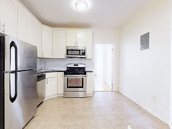 3rd image of 370 W 127th St #44A