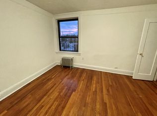 32-15 35th St #E1, Astoria, NY 11106