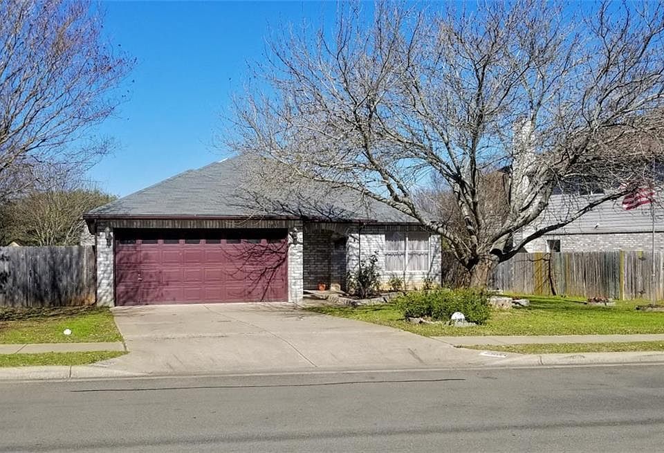 1st image of 1033 Silverstone Ln