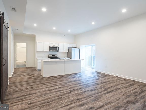 2nd image of 980 N Marshall St #5