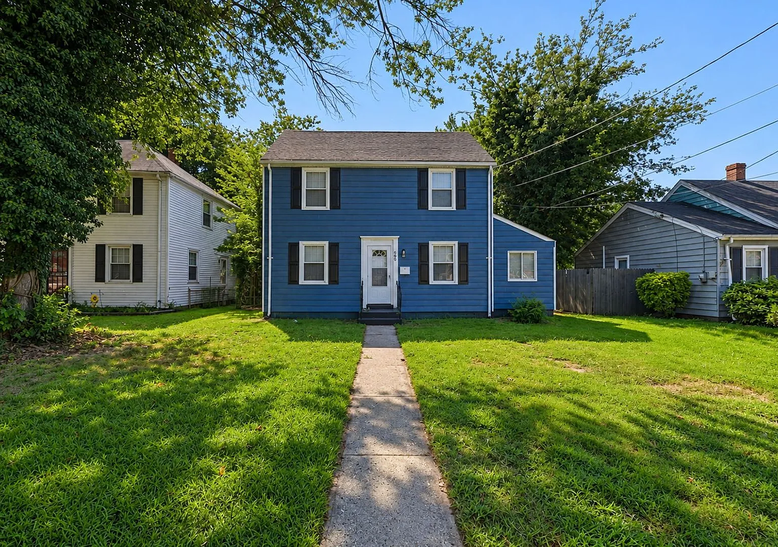 Renovated 3 Bedroom Single-Family Home! — Photo 3