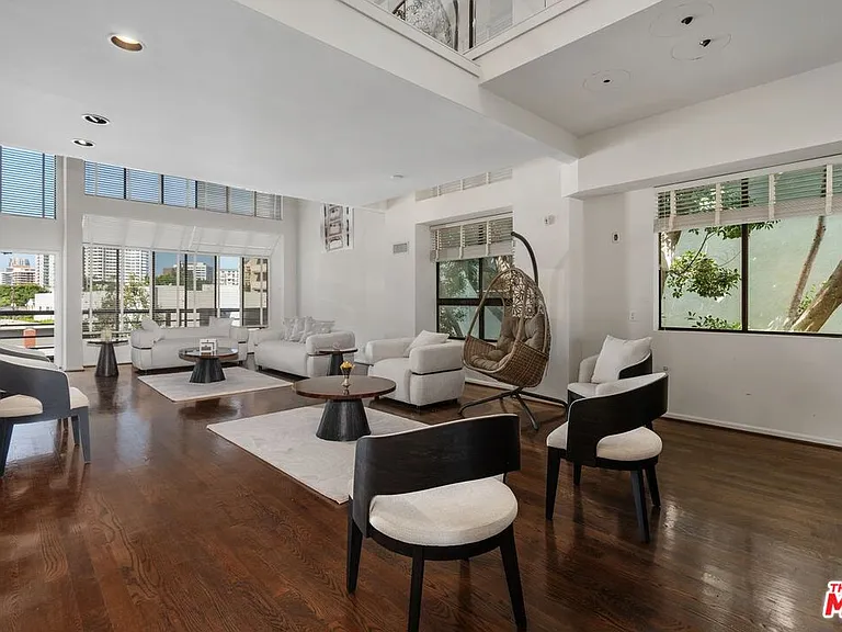 1360 S Beverly Glen Blvd #Penthouse 301 — Photo 23