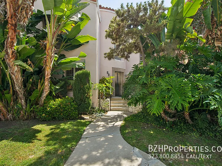 140 S Elm Dr #6 — Photo 15