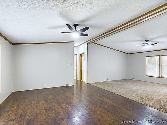 4th image of 131 S White Oak Drive