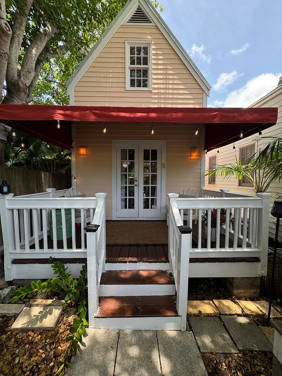 Building Photo - 818 Whitehead St #5