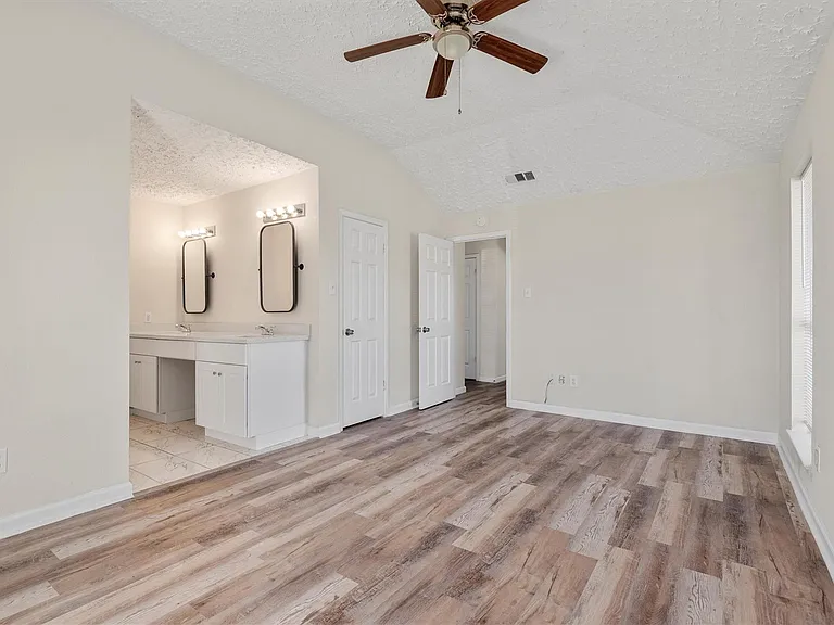 3706 Westmeadow Dr — Photo 13