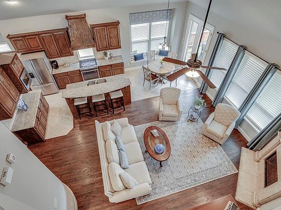 5th image of 1608 Presley Way