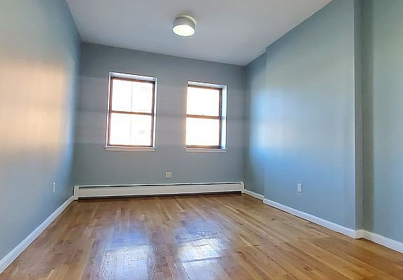4th image of 144 Bruckner Blvd APT 2B
