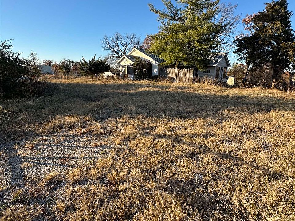 2nd image of 1705 Strawfloor Dr