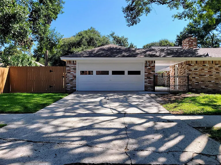 11926 Stillwater Dr — Photo 25