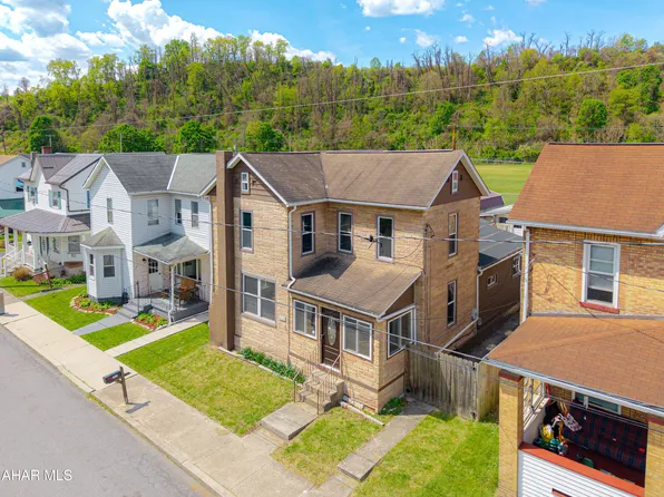 2957 2nd Ave, Hyndman, PA 15545