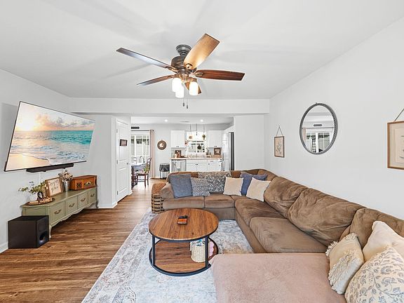 4th image of 534 Hampton Townes Dr
