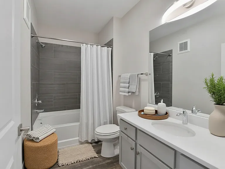 1 BR/1 BA bathroom